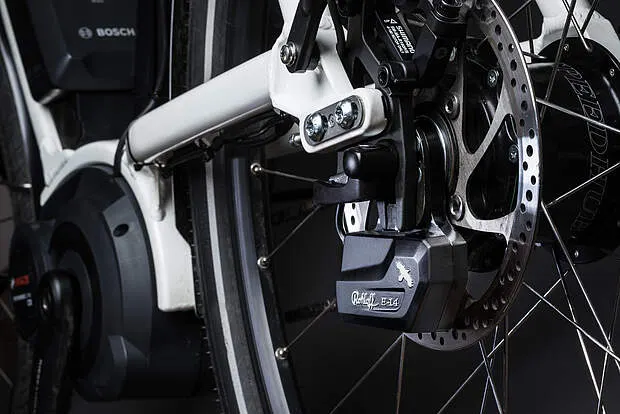 E-bike Rohloff E-14-gyel és középmotorral