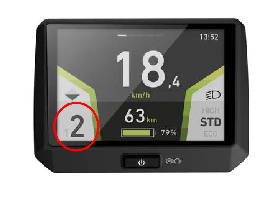 A Panasonic FIT kijelző; bal oldalon bekarikázva a 2-es fokozat
